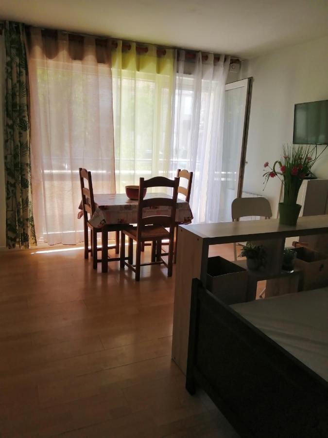 Kievaille Apartamento Plaisir Exterior foto